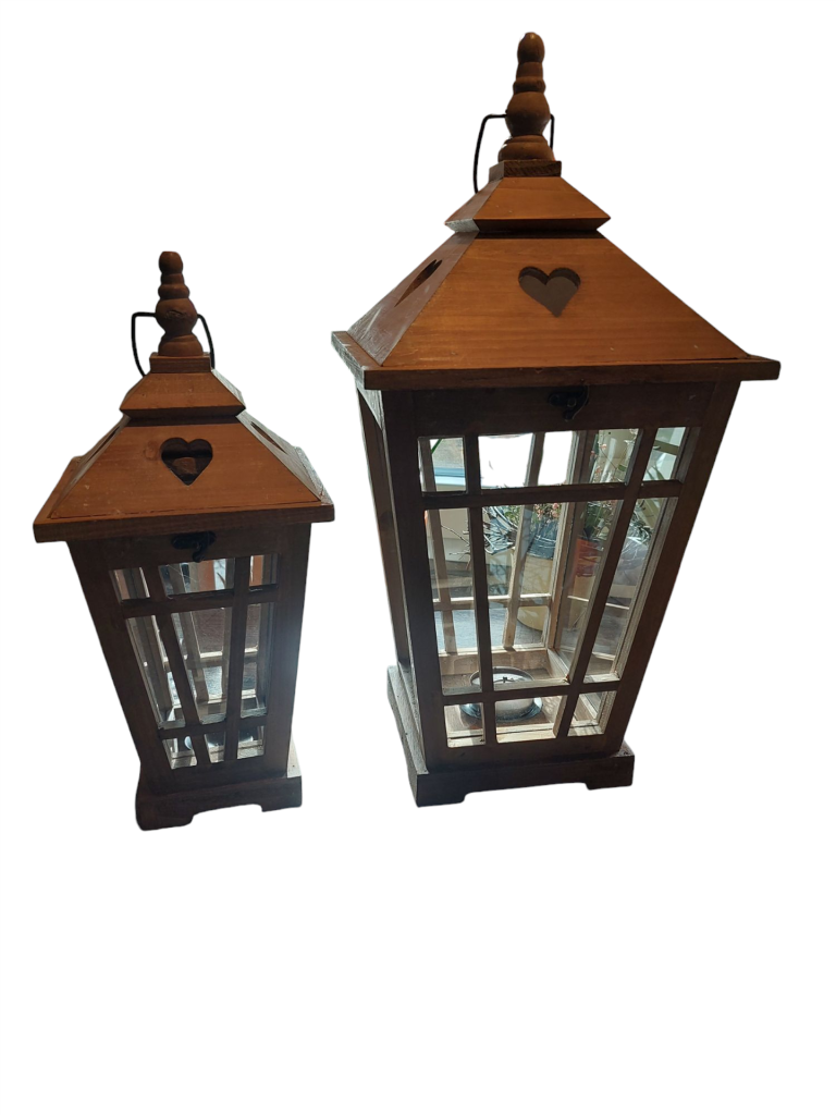 Holzlaterne mit Herzdeckel-Gartenlaterne-7