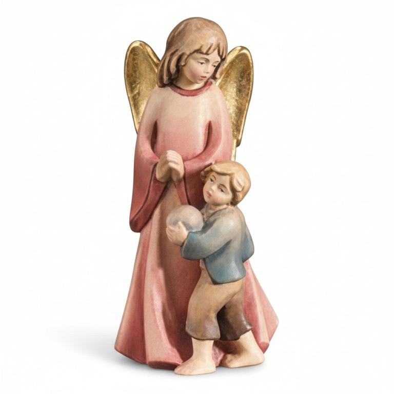Schutzengel aus Holz mit Junge und goldfarbenen Flügeln